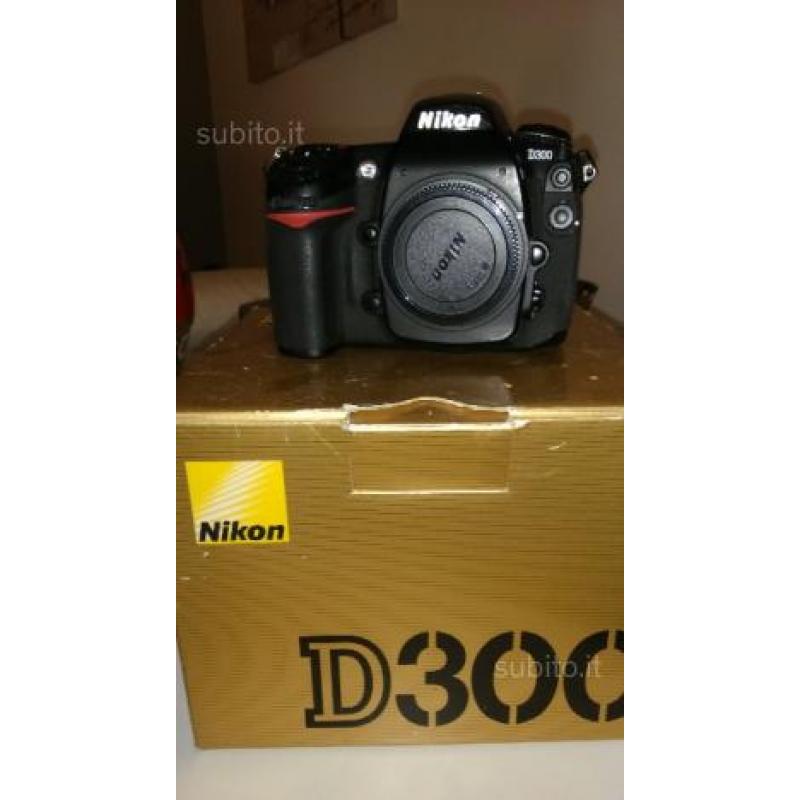 Nikon D300 + Battery Grip