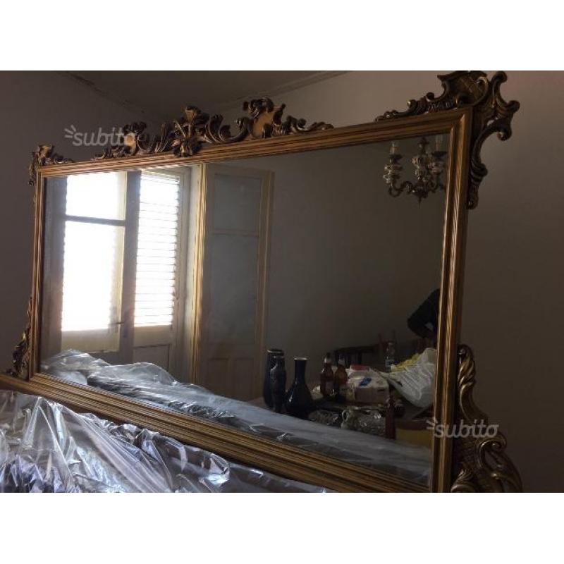 Specchio e mobili