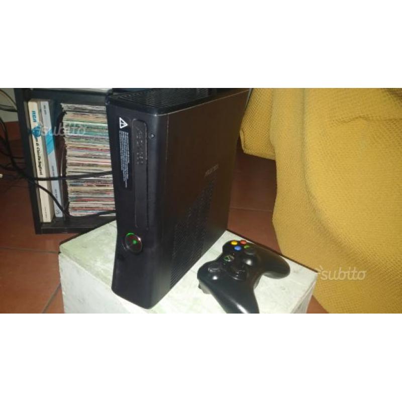 Xbox 360 slim 250 Gb + accessori e giochi