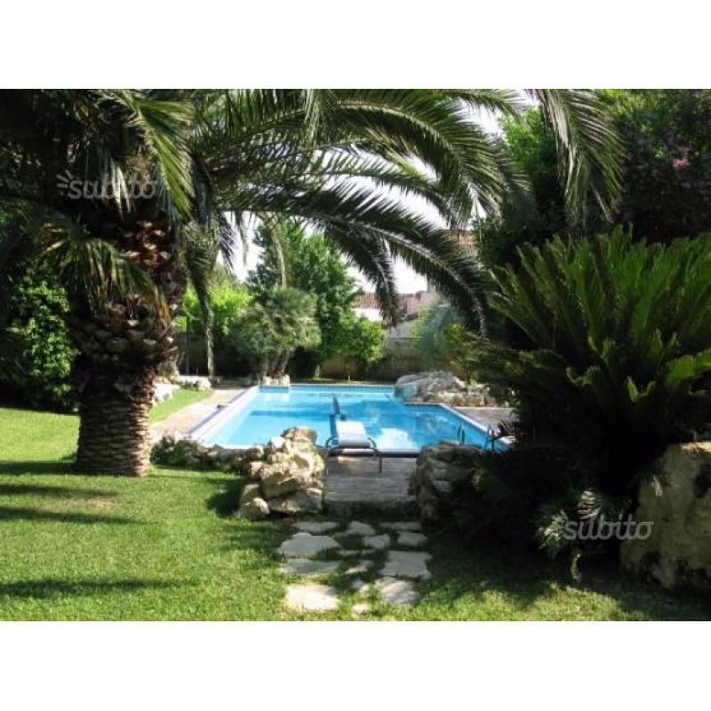 Lecce villa prestigiosa con piscina